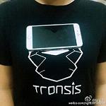 把手机放在胸部女生ps工具